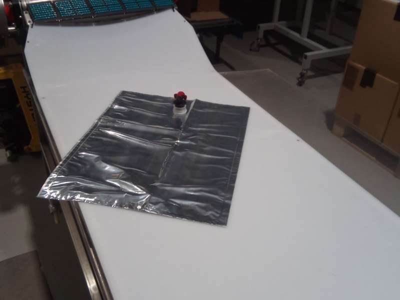Máquina Scholle IPN FSB-01 para sacos de vinho